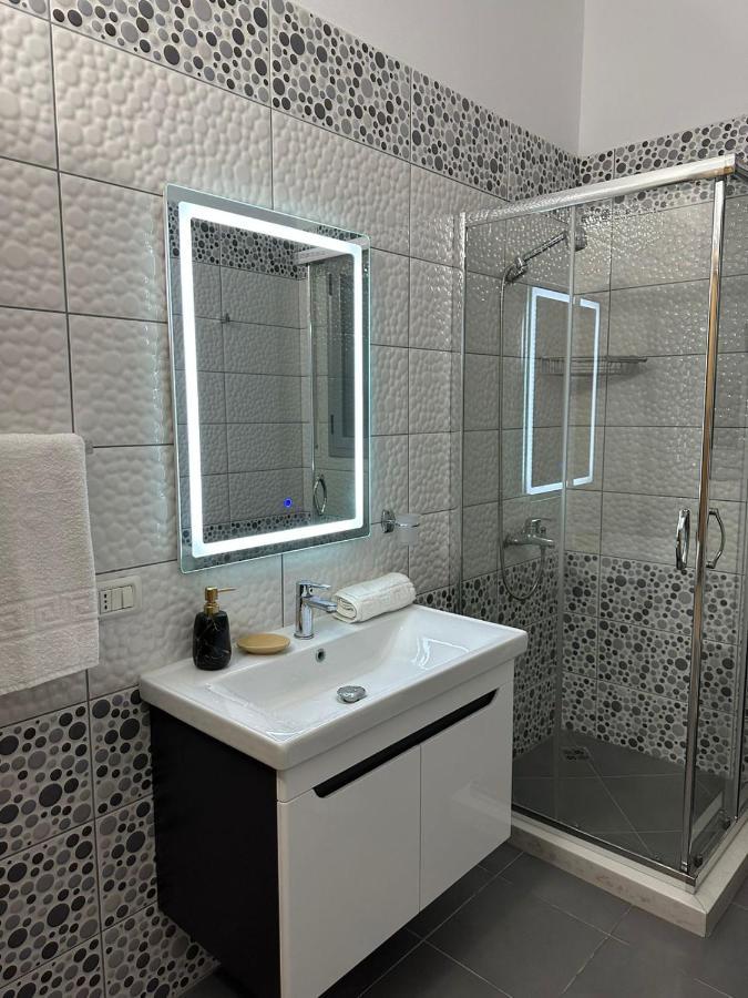 Kai'S Apartment Vlore Luaran gambar