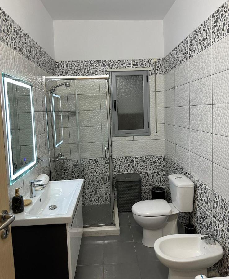 Kai'S Apartment Vlore Luaran gambar
