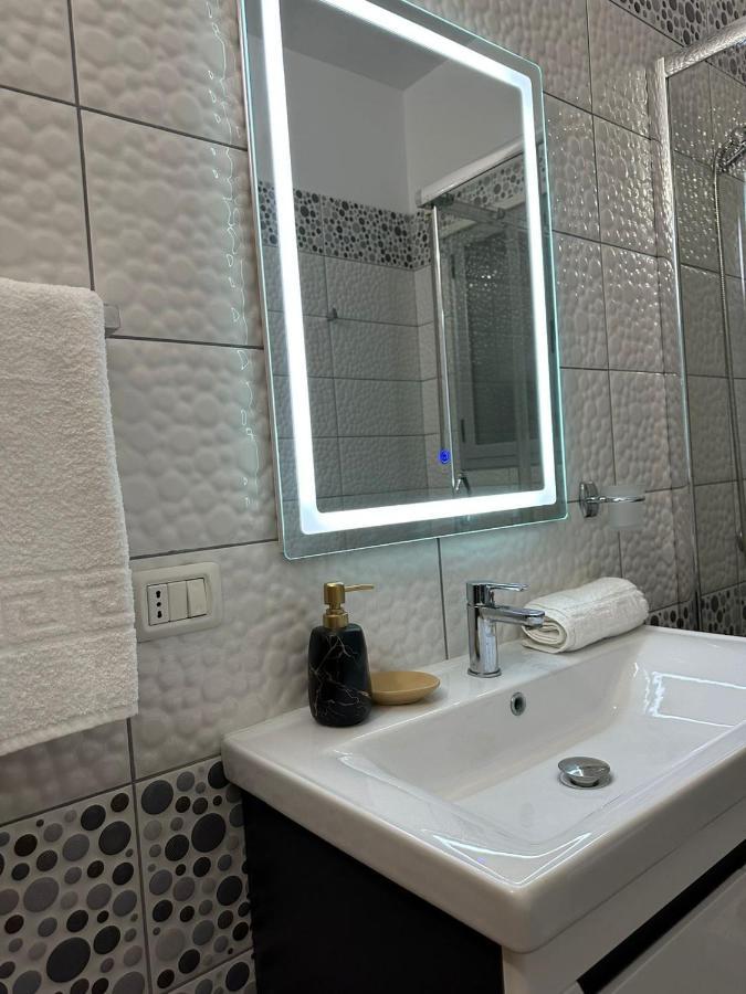 Kai'S Apartment Vlore Luaran gambar